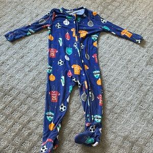 Angel Dear holiday sport ornament pajamas 9-12 months in smoke/pet free home